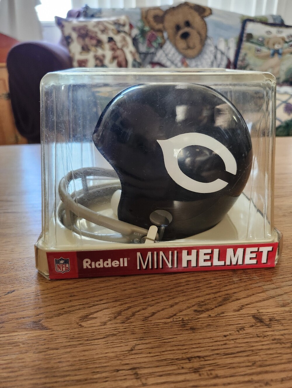 NFL Bears Throwback Mini Football Helmet – Black - Picture 4 of 7